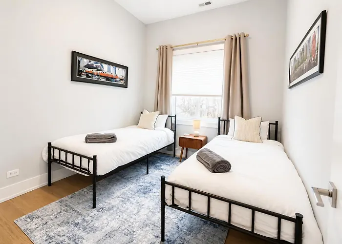 Rooftop Reverie Prime Location - Modern-sleeps 6 * Chicago